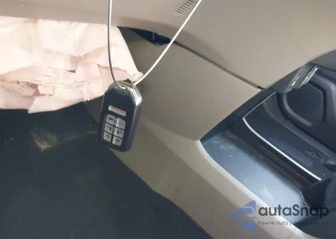 2021 Honda Odyssey Touring z USA, uszkodzony, nr VIN 5FNRL6H87MB021673